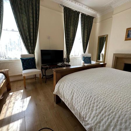 Manor Lodge Guesthouse Keynsham Εξωτερικό φωτογραφία