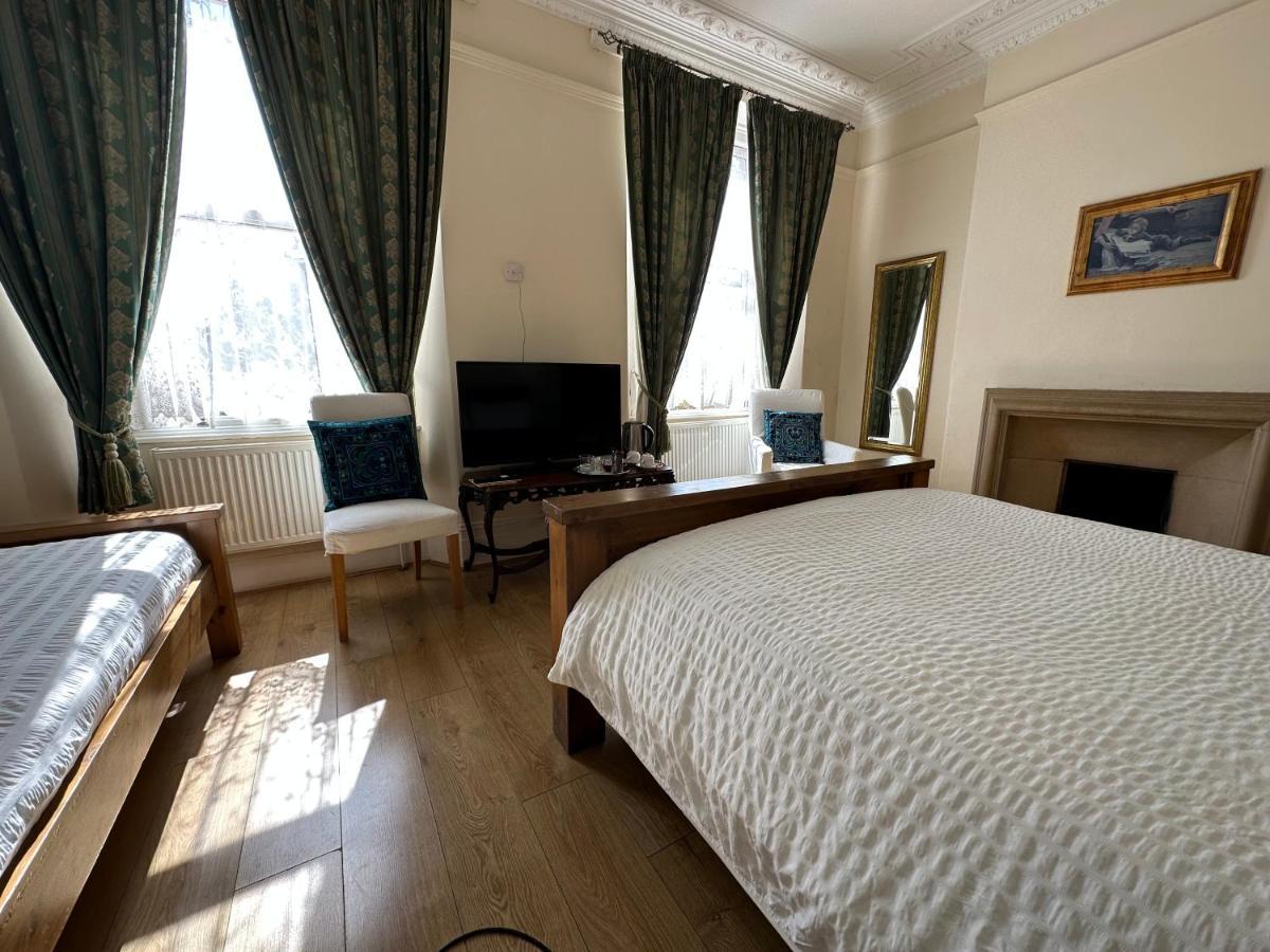 Manor Lodge Guesthouse Keynsham Εξωτερικό φωτογραφία