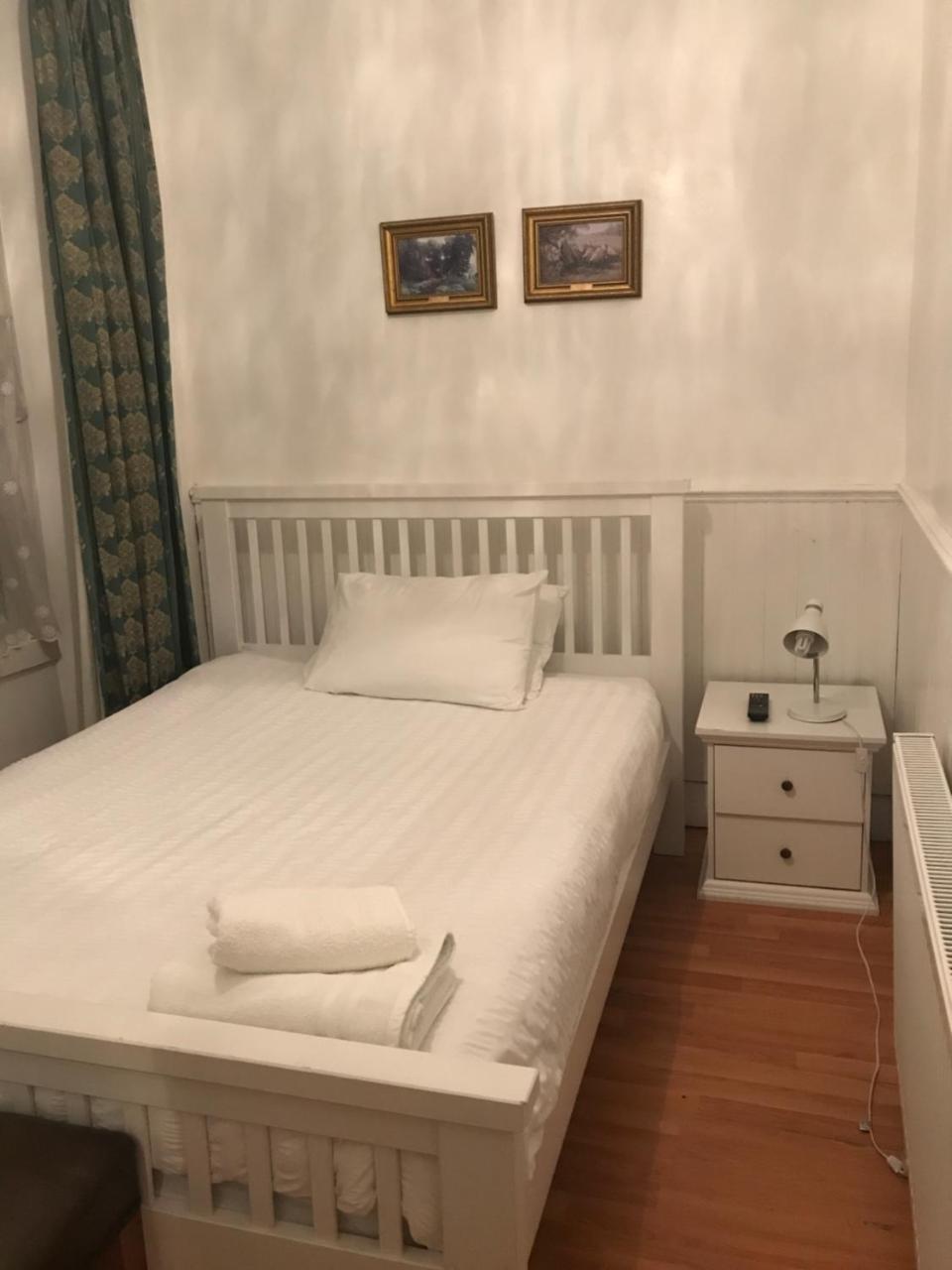 Manor Lodge Guesthouse Keynsham Εξωτερικό φωτογραφία